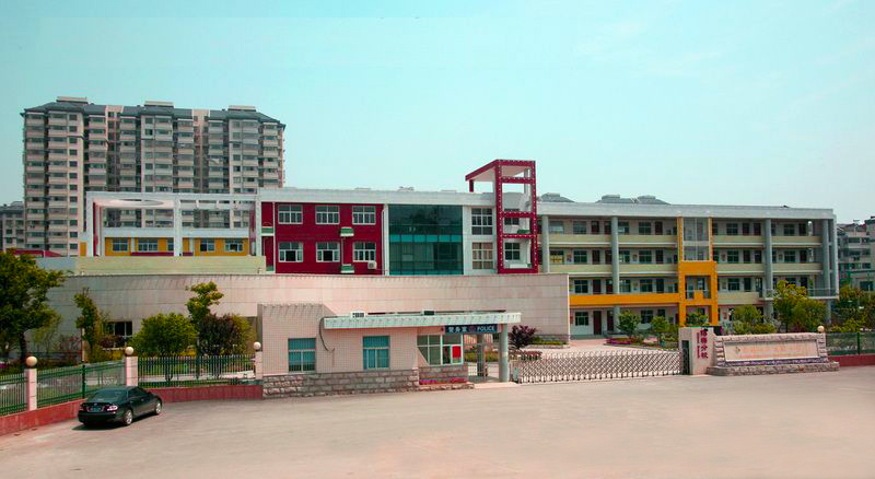 性能強有顏值，讓LED顯示屏的美綻放校園